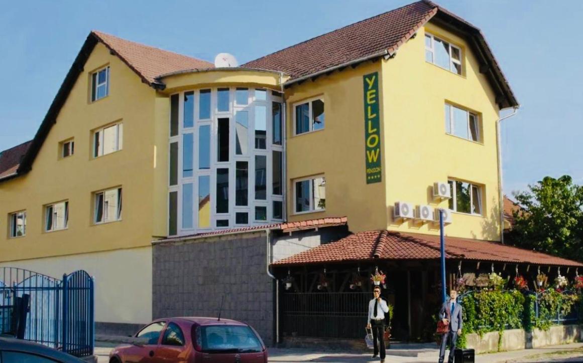 Pension Yellow Тімішоара Екстер'єр фото